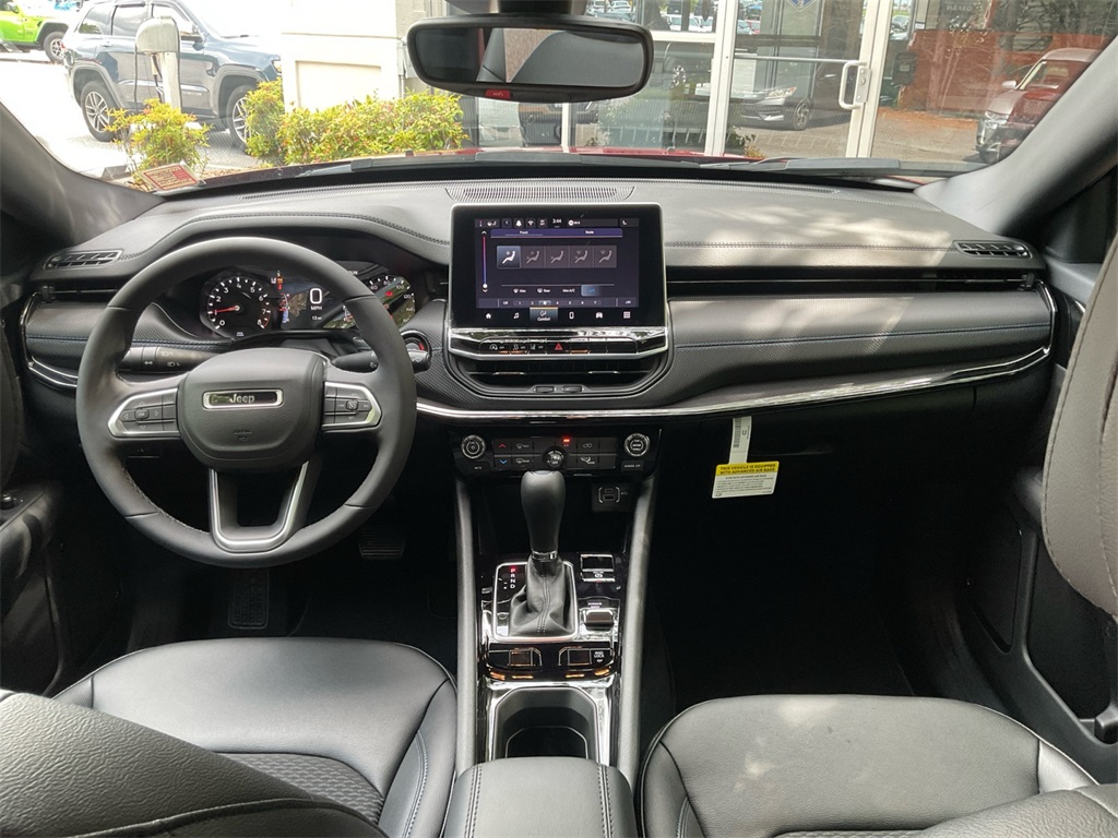 2025 Jeep Compass Latitude photo 26