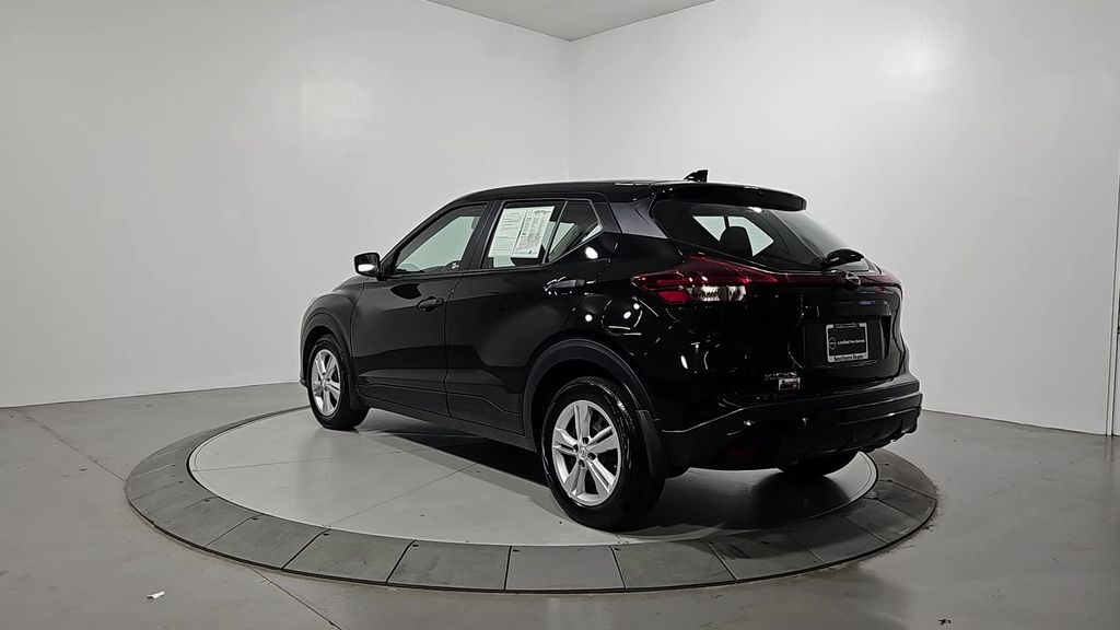 2024 Nissan Kicks S photo 2