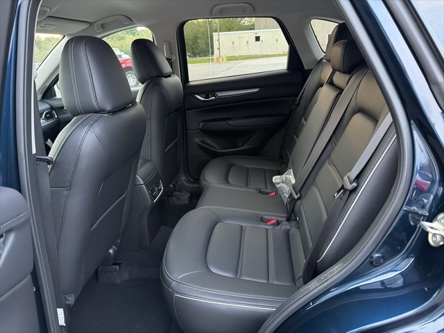2025 Mazda CX-5 2.5 S Preferred photo 7