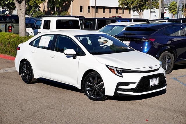 2024 Toyota Corolla SE photo 2