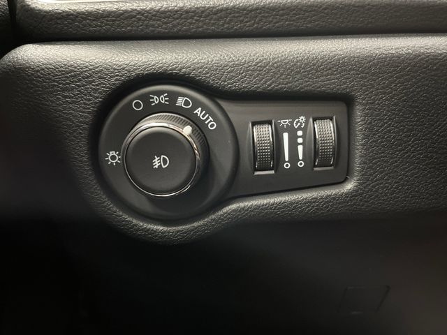 2025 Chrysler Pacifica photo 22