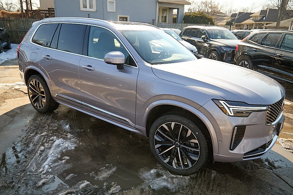 2026 VOLVO XC90 - Image 3