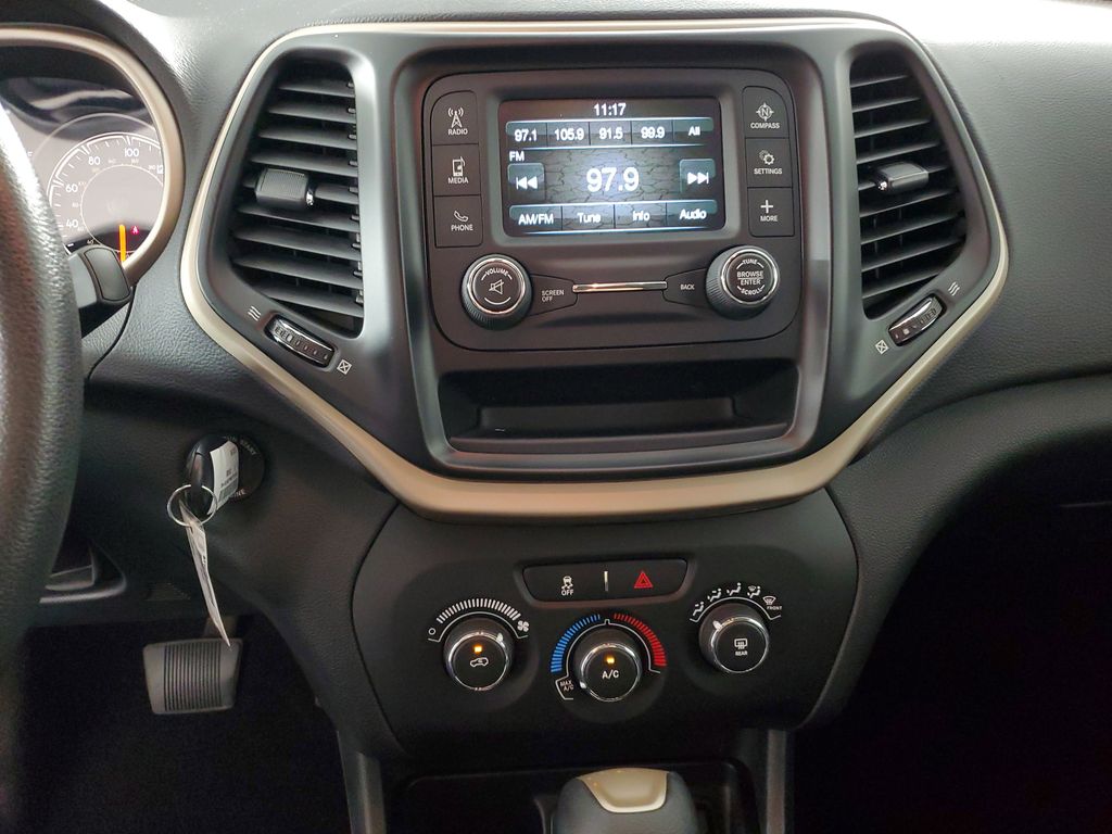 2018 Jeep Cherokee Latitude photo 16