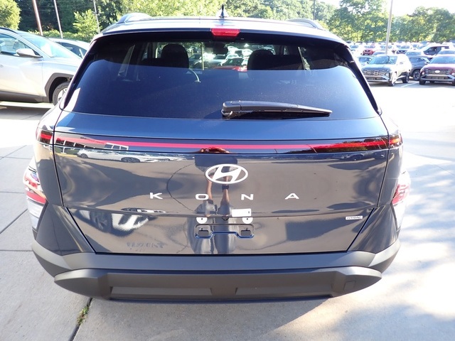 2026 Hyundai Kona SEL photo 2