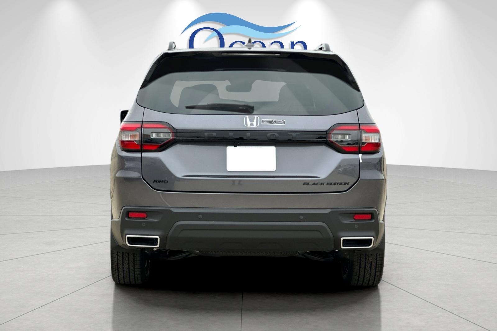 2025 Honda Pilot Black Edition photo 3