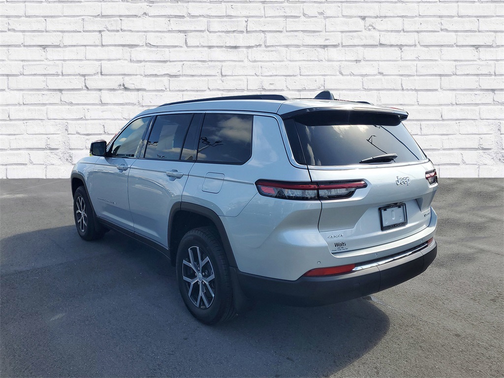 2025 Jeep Grand Cherokee Limited photo 3