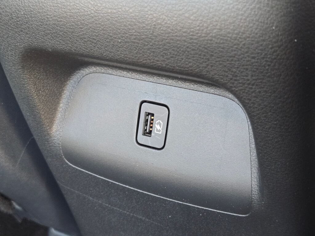 2024 Nissan Sentra SR photo 9