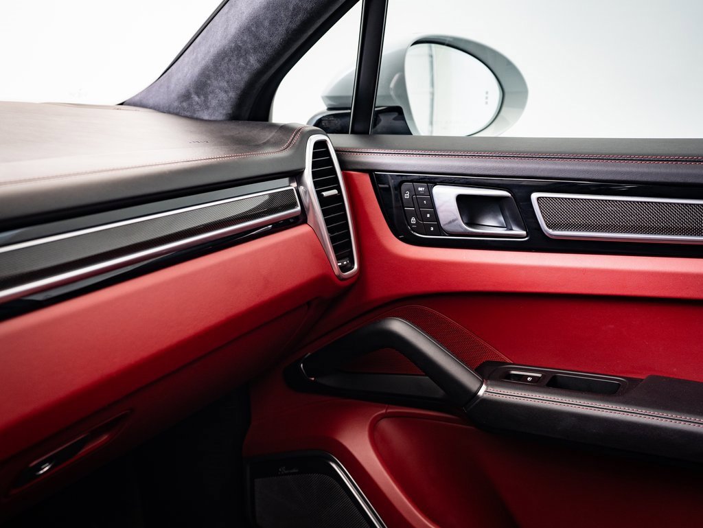 2022 Porsche Cayenne GTS photo 31