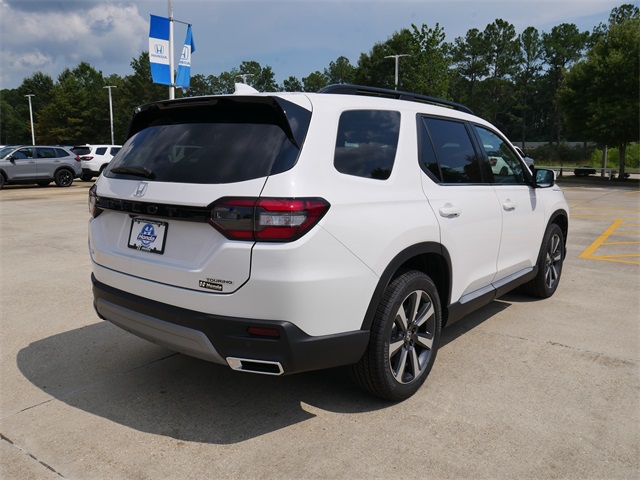 2025 Honda Pilot Touring photo 3