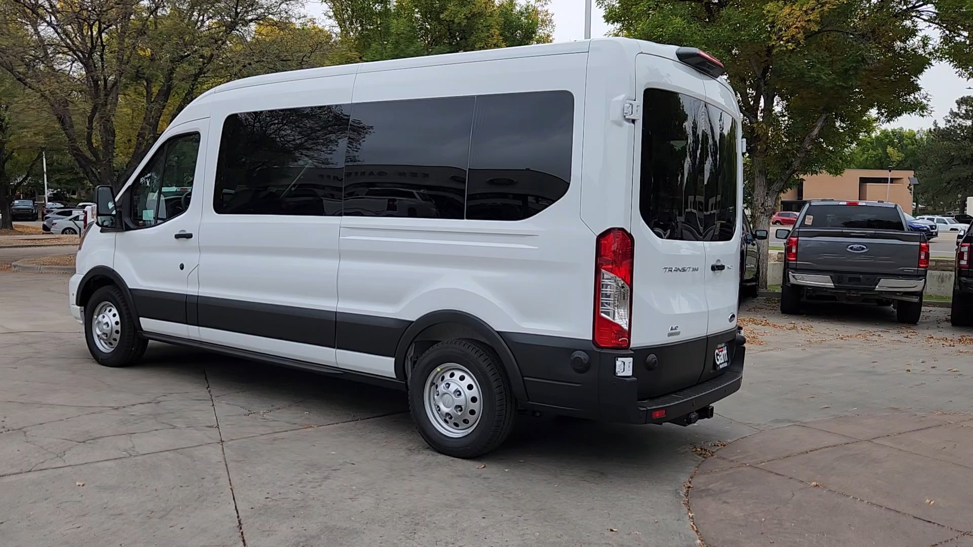 2025 Ford Transit Passenger XLT photo 4