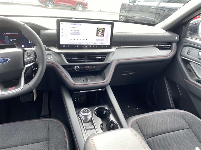 2025 Ford Explorer ST photo 9