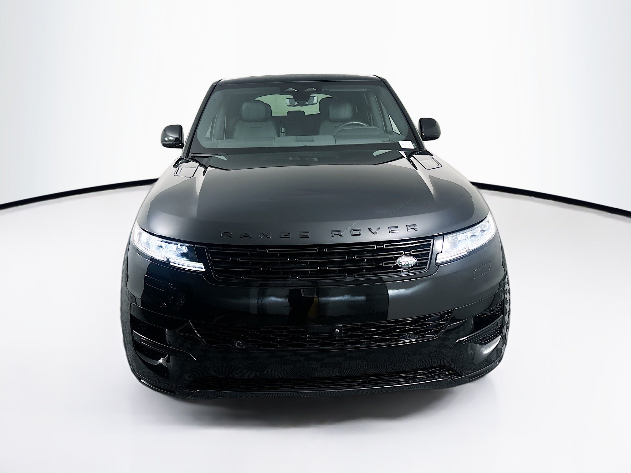 2025 Land Rover Range Rover Sport SE photo 2