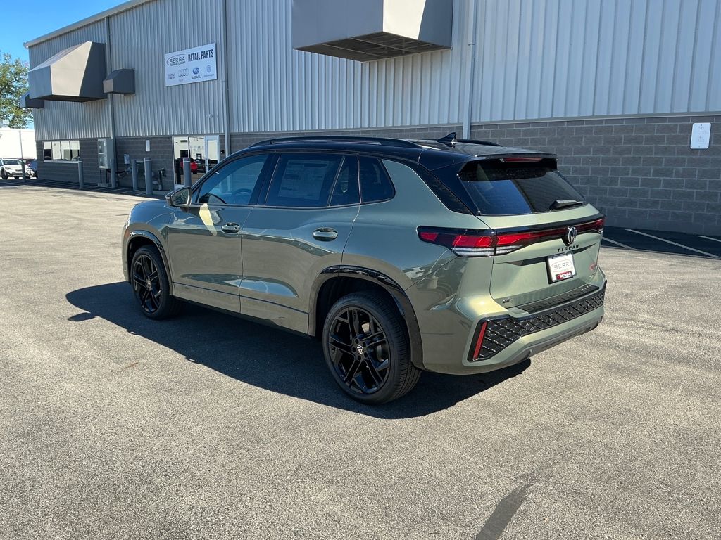 2025 Volkswagen Tiguan SE R-Line Black photo 3