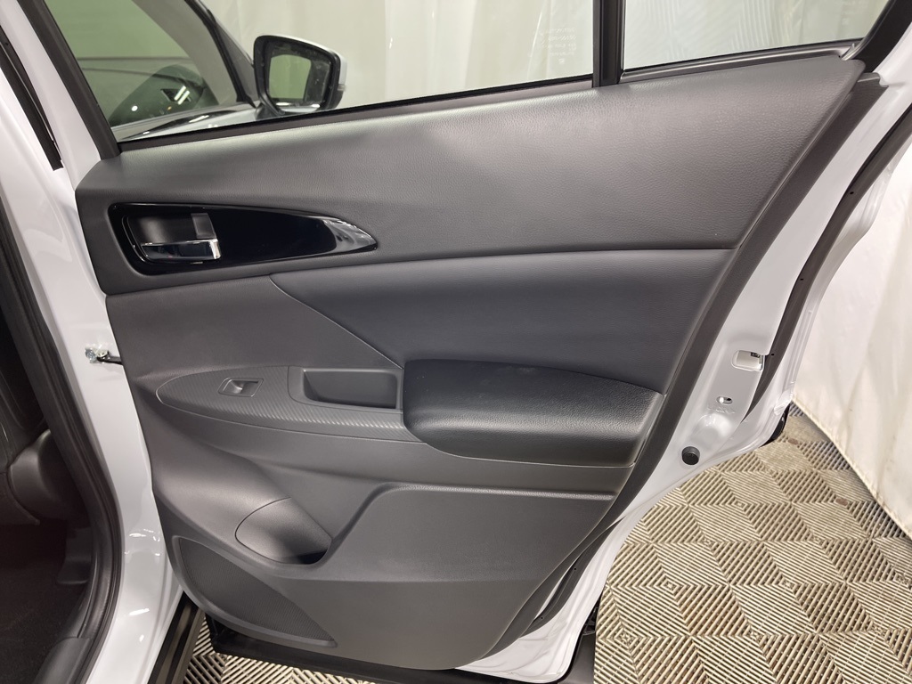 2025 Mitsubishi Eclipse Cross SE photo 31
