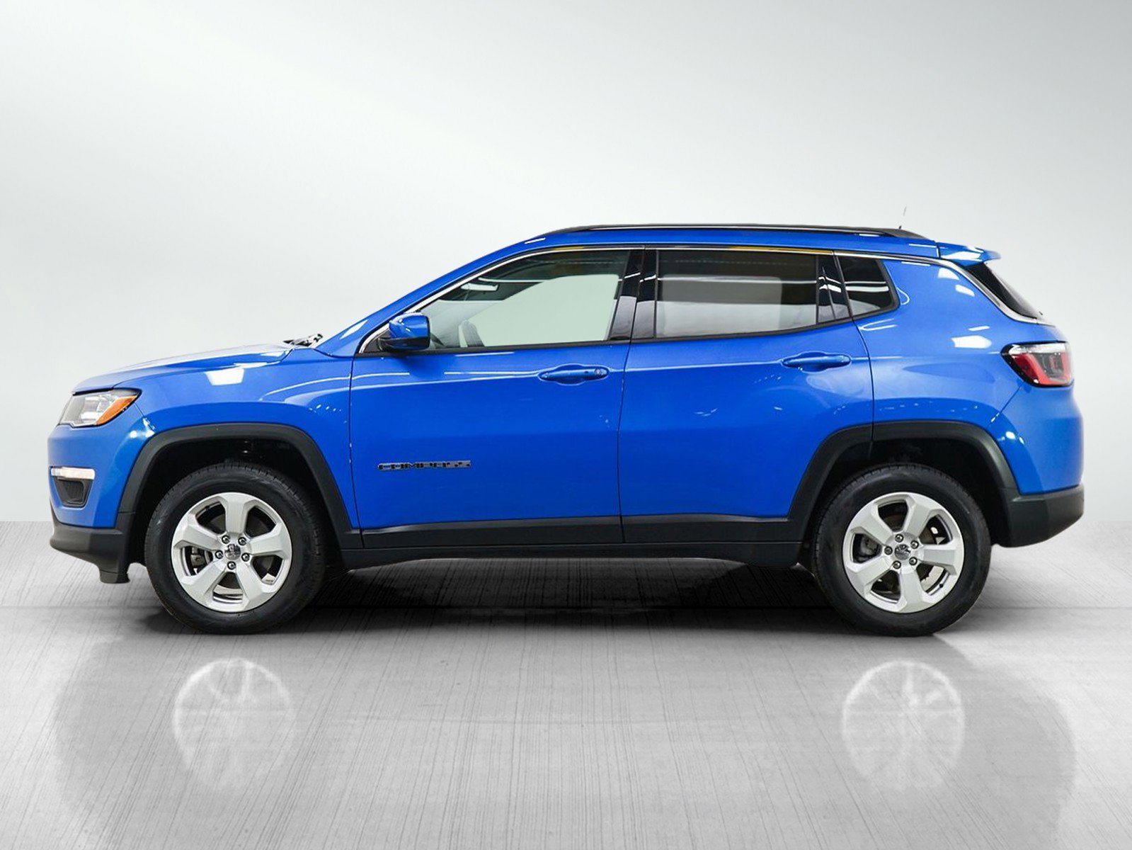 Used 2019 Jeep Compass Latitude with VIN 3C4NJDBB7KT597842 for sale in White Bear Lake, Minnesota
