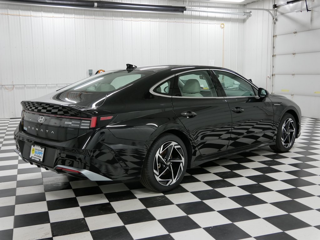 2024 Hyundai Sonata SEL Convenience photo 3