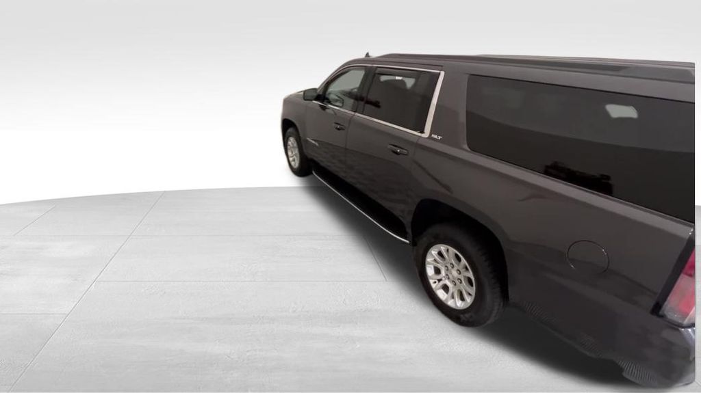 2017 Gmc Yukon XL SLT photo 2