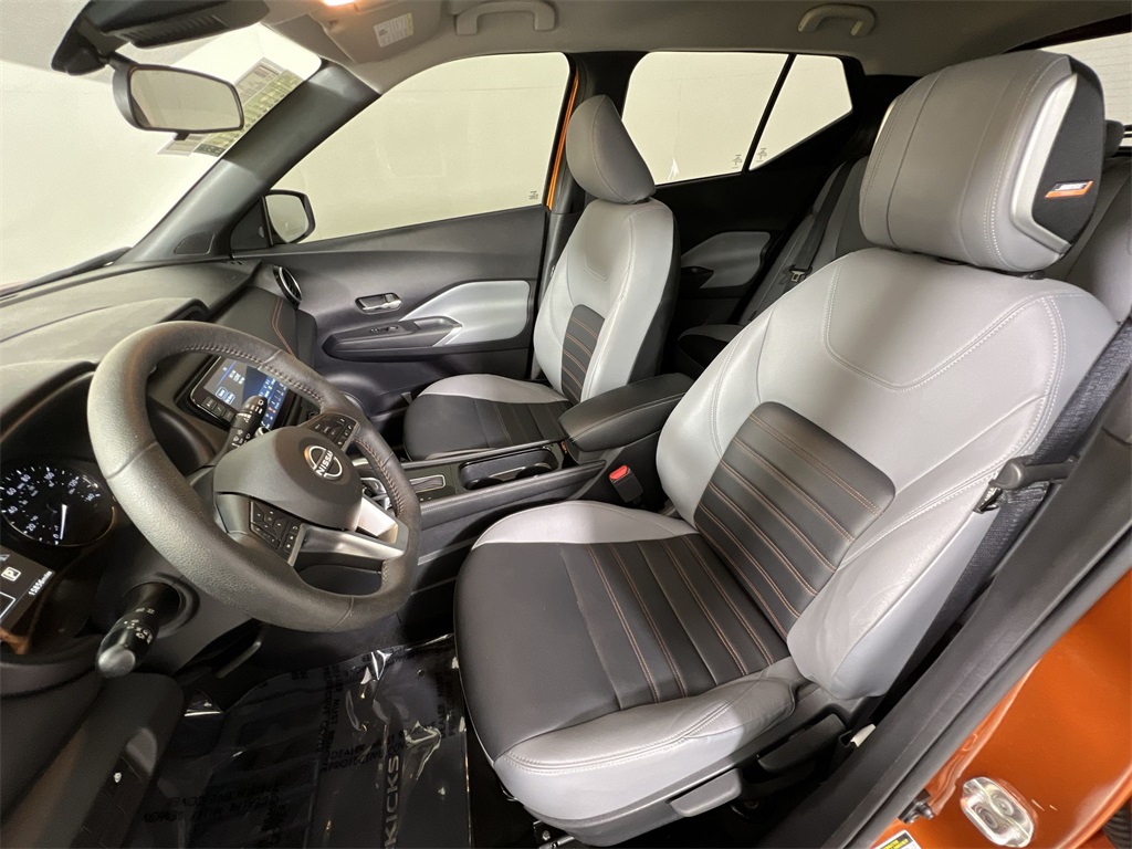 2023 Nissan Kicks SR photo 13