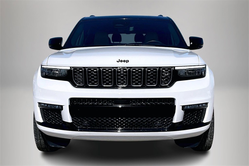 2023 Jeep Grand Cherokee L Summit photo 3