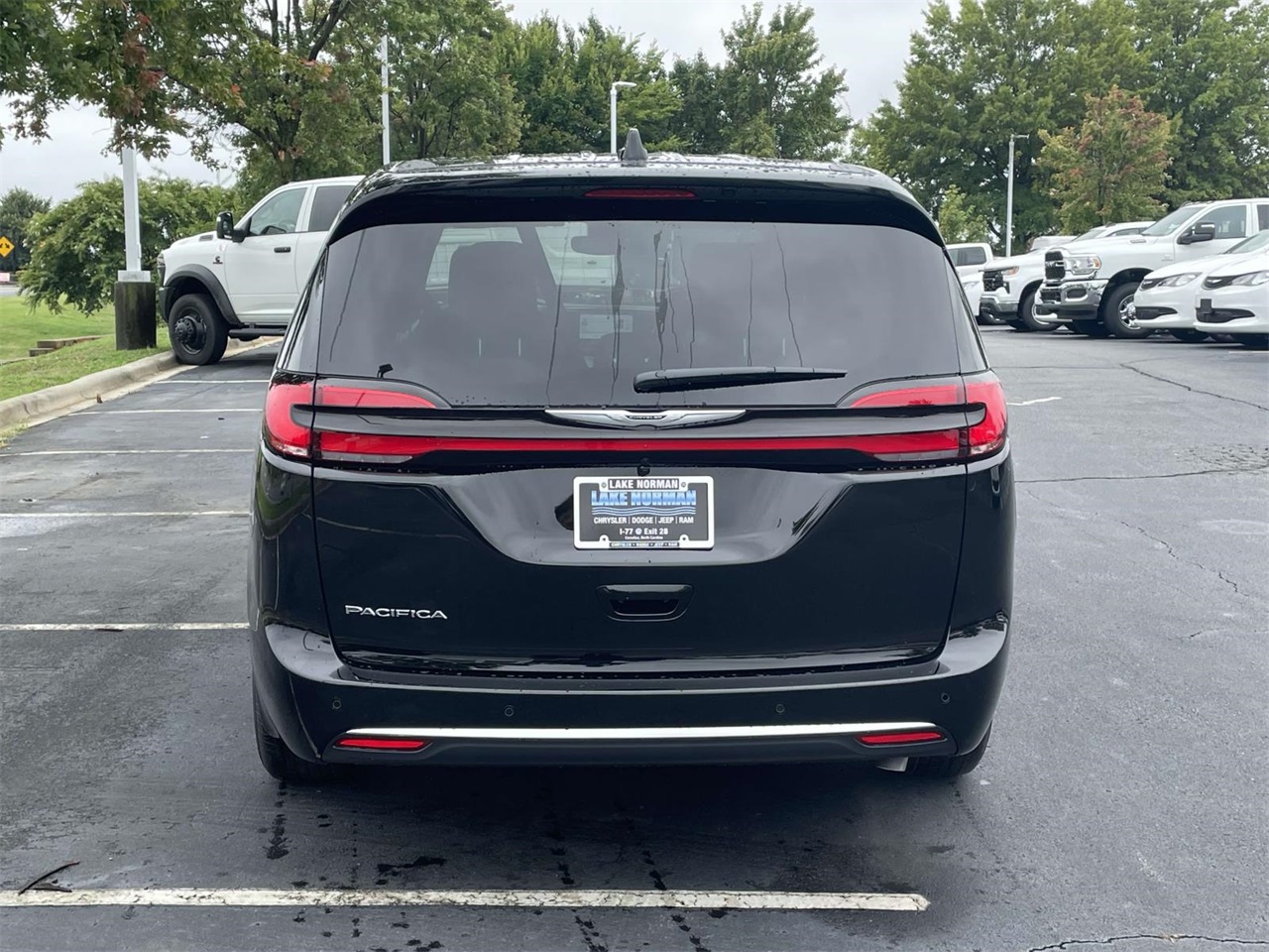 2026 Chrysler Pacifica photo 6