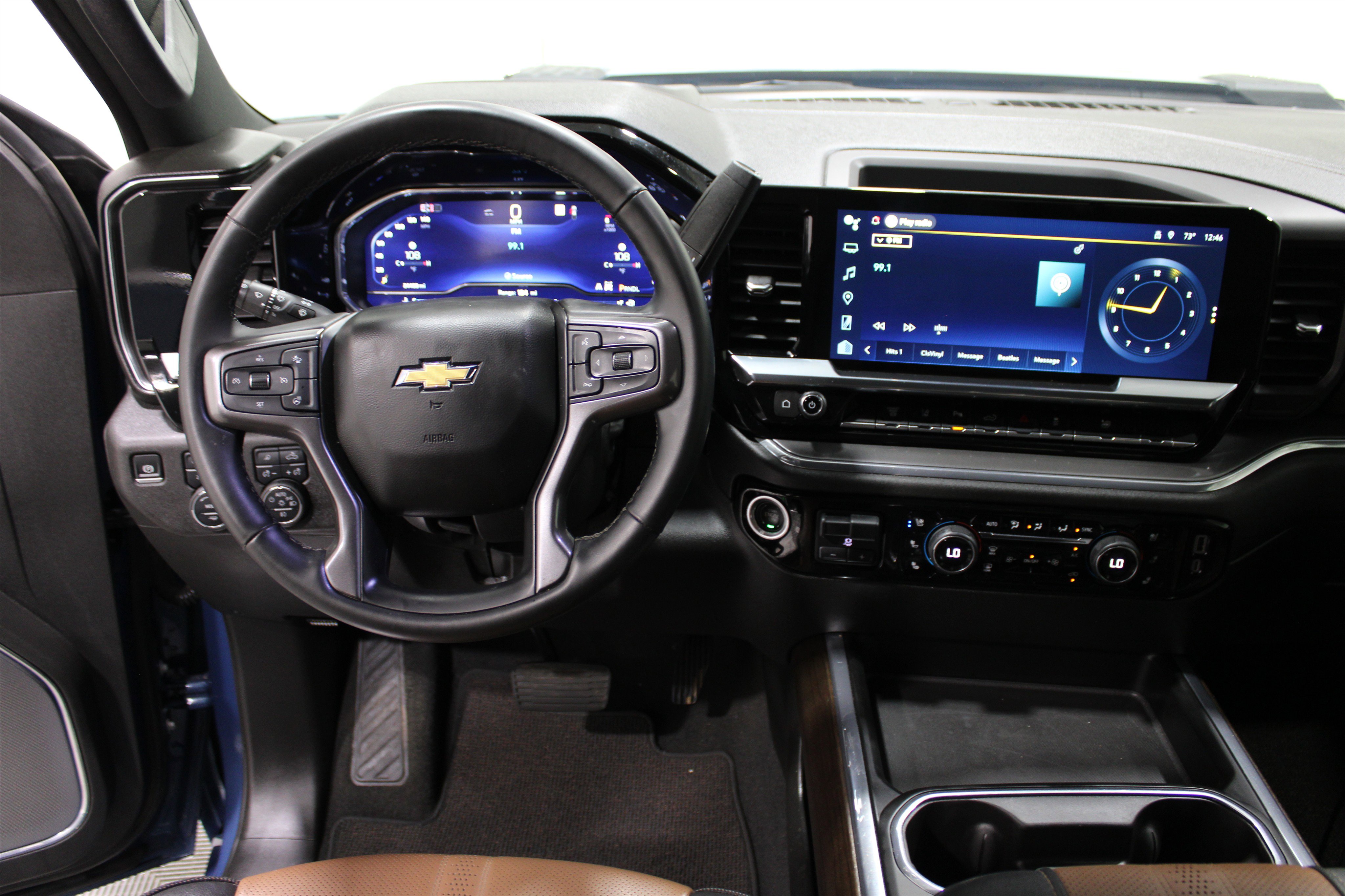 2025 Chevrolet Silverado 2500HD High Country photo 2