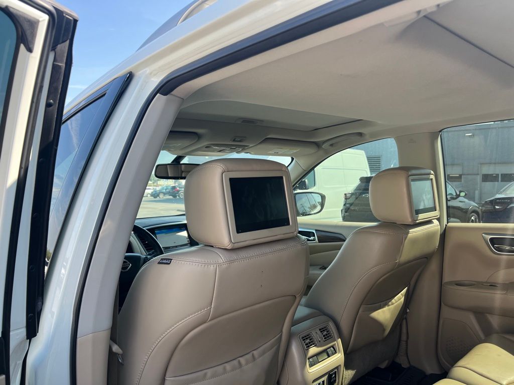 2019 Nissan Pathfinder Platinum photo 14