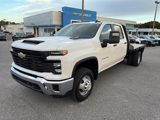 2025 Chevrolet Silverado 3500HD Work Truck photo 3