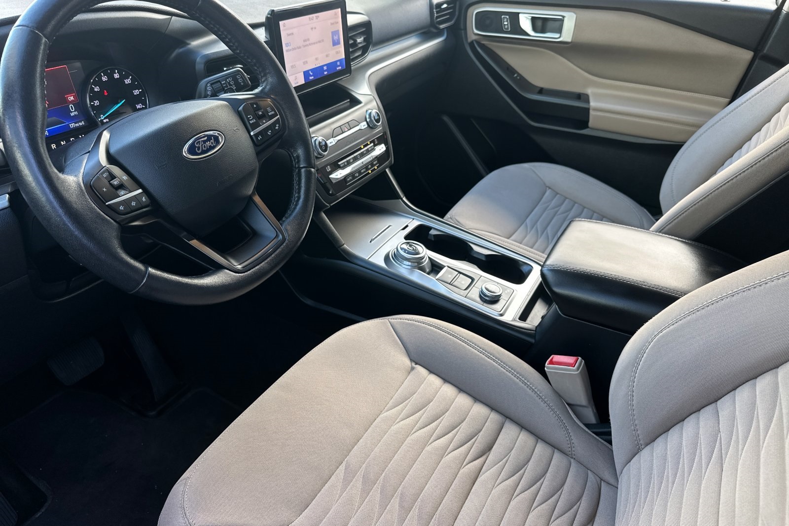 2020 Ford Explorer XLT photo 10