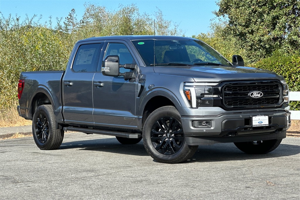 2025 Ford F-150 Lariat photo 2