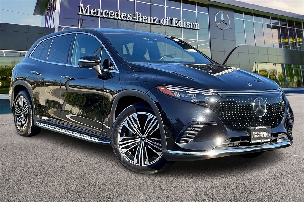 2024 Mercedes-Benz EQS SUV Base's photo