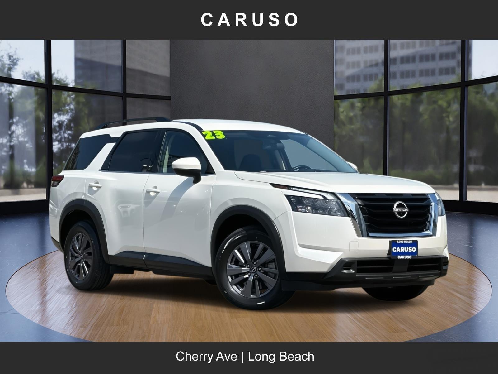 2023 Nissan Pathfinder SV's photo