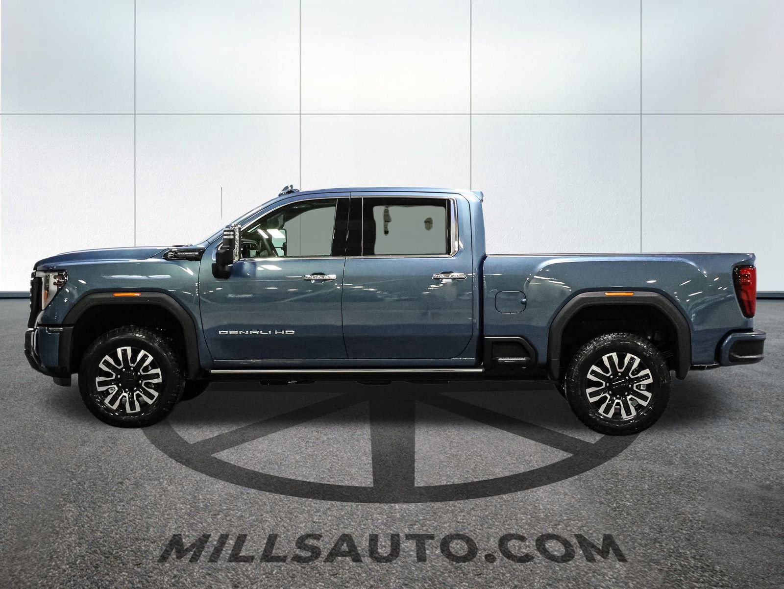 2026 Gmc Sierra 3500 HD Denali Ultimate photo 2