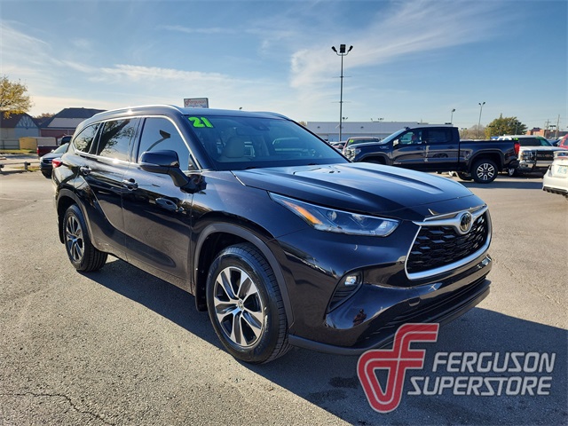 2021 Toyota Highlander XLE's photo