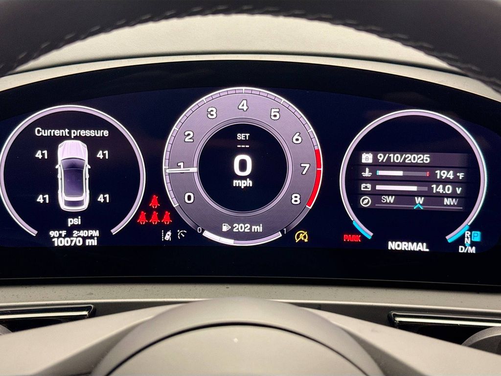 2025 Porsche Cayenne Coupe Base photo 30
