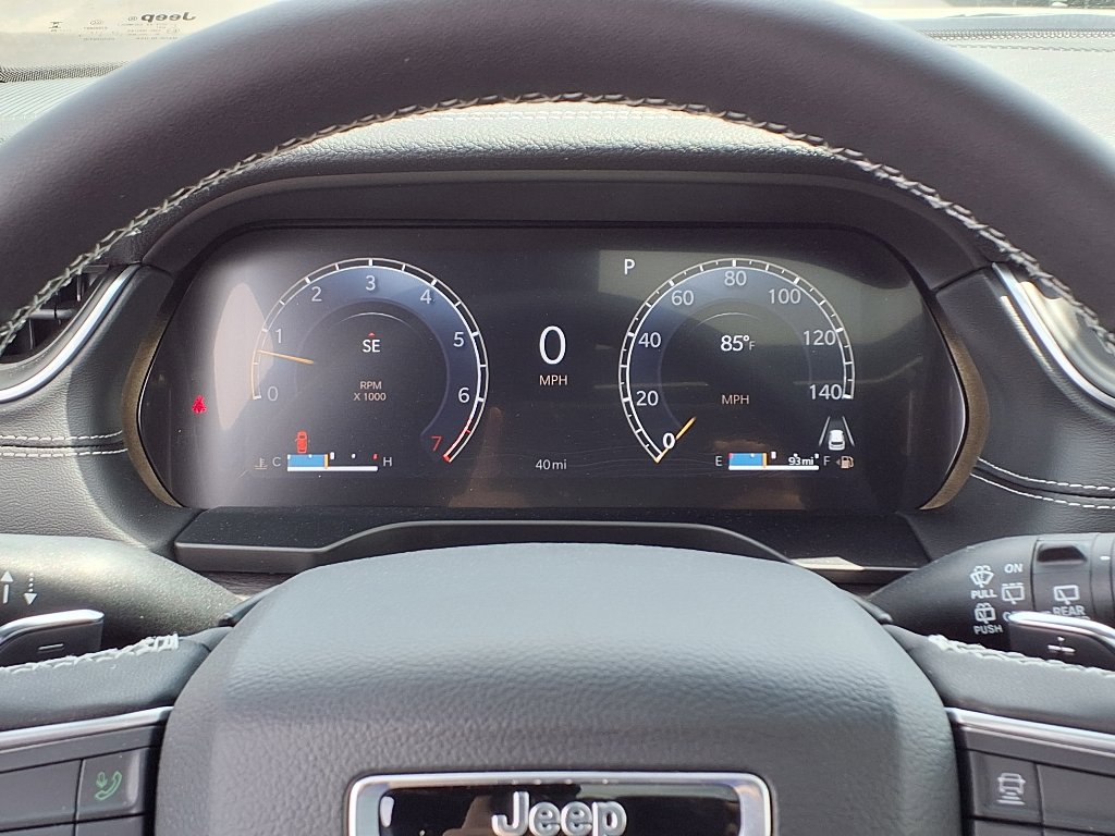 2025 Jeep Grand Cherokee Limited photo 12