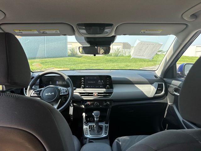 2024 Kia Seltos LX photo 15