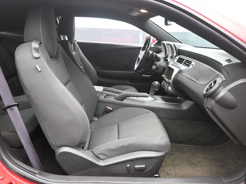 2013 Chevrolet Camaro 1LT photo 5