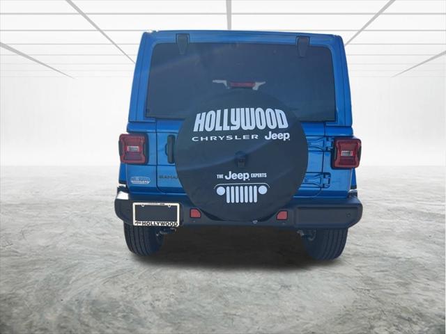 2025 Jeep Wrangler Sahara photo 5