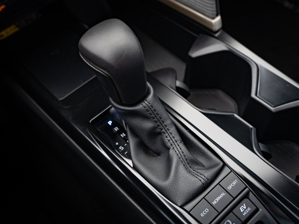 2025 Toyota Camry SE photo 29