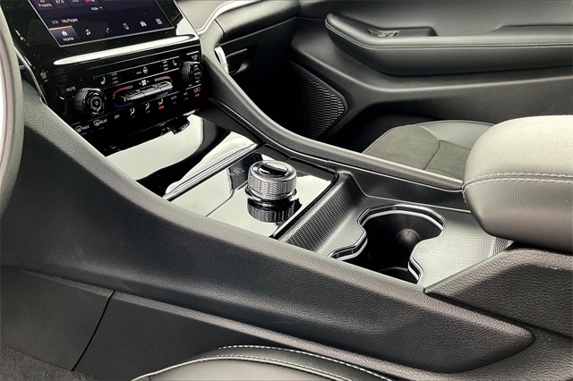 2025 Jeep Grand Cherokee Altitude photo 9