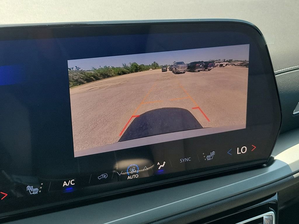 2025 Chevrolet Traverse photo 30