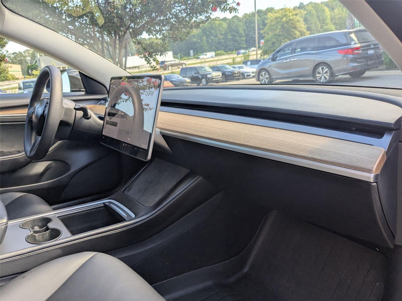 2021 Tesla Model 3 Standard Range Plus photo 23