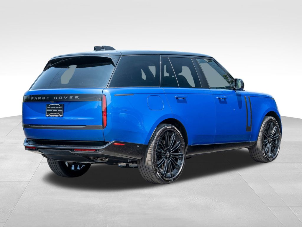 2025 Land Rover Range Rover SE photo 4