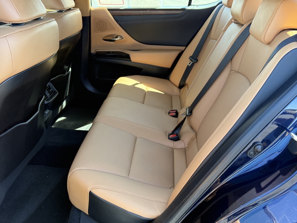 2023 Lexus ES 350 photo 26