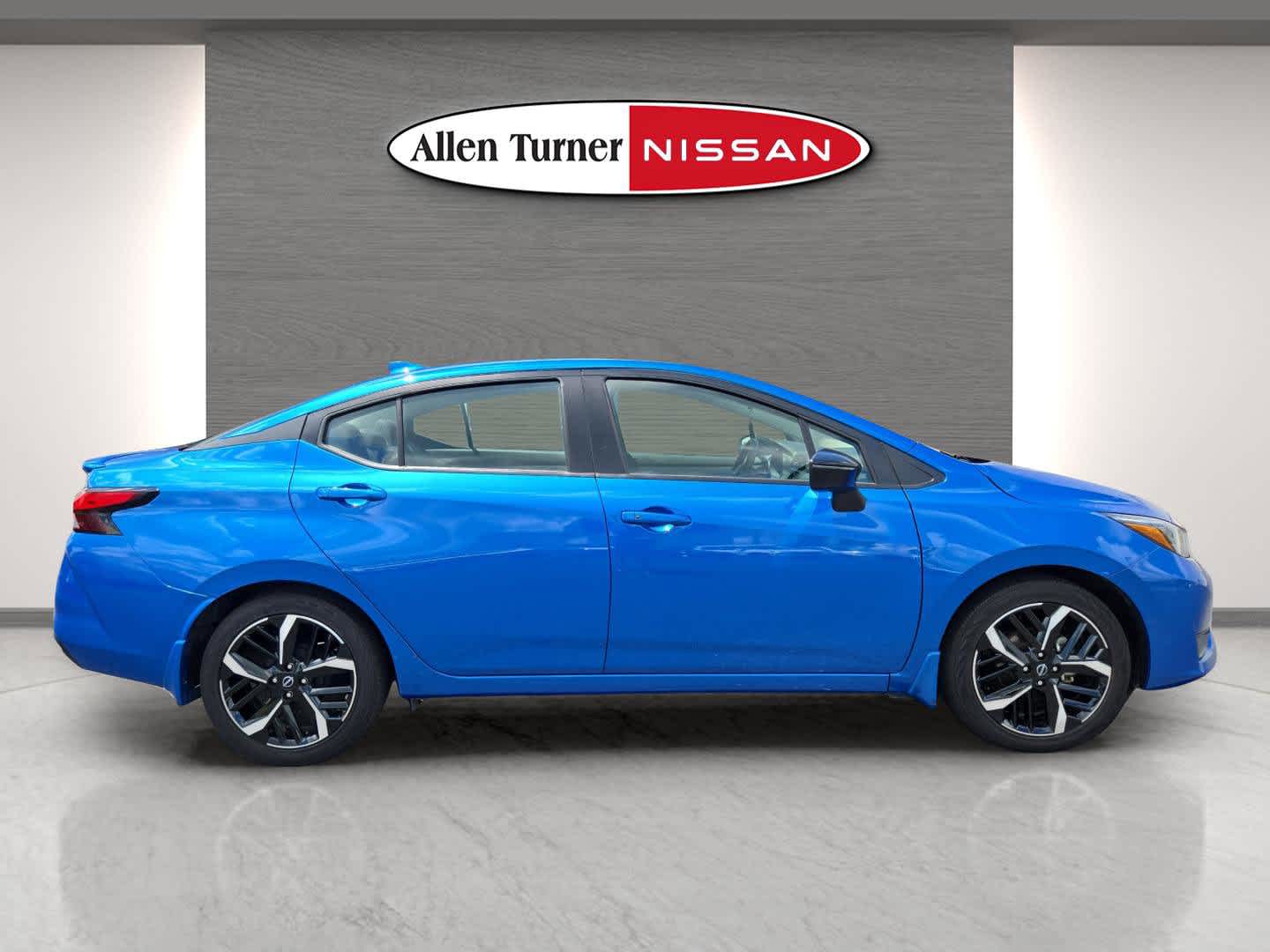 2024 Nissan Versa 1.6 SR photo 5