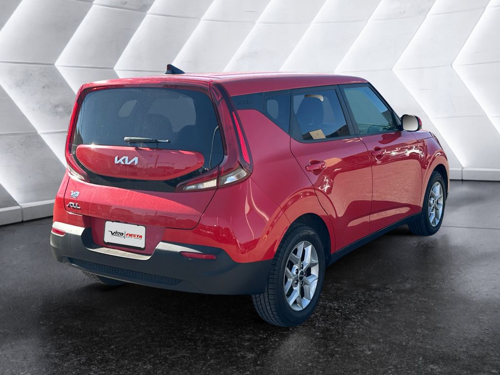2022 Kia Soul LX photo 4