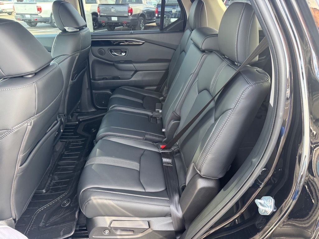 2025 Honda Pilot EX-L photo 4