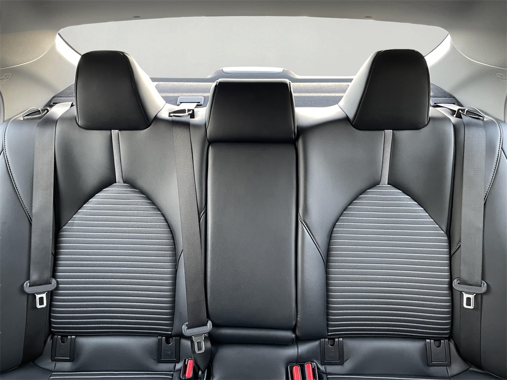 2023 Toyota Camry SE photo 18