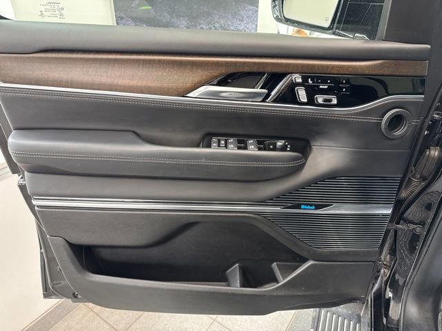 2022 Jeep Grand Wagoneer I photo 24