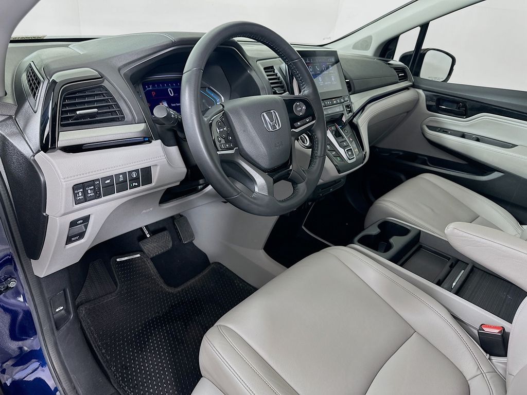 2023 Honda Odyssey Touring photo 9